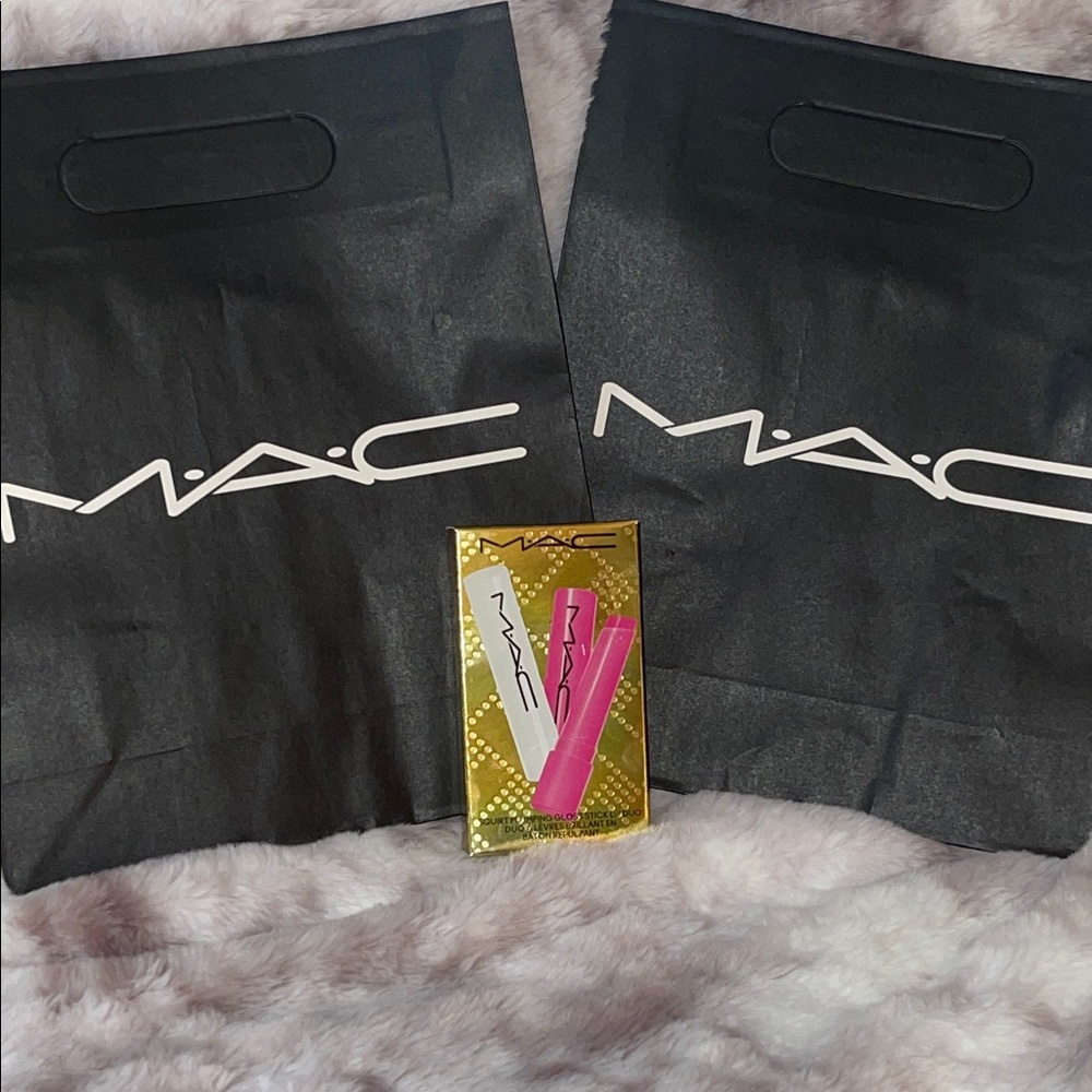 MAC Pink Lipstick Set with Bags